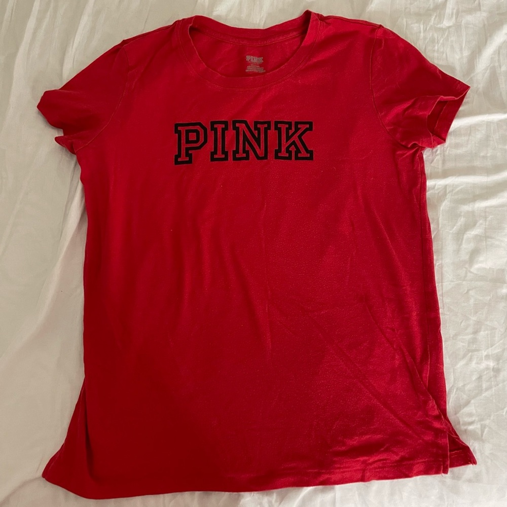PINK - red shirt
Size - M
New condition 
Stainless